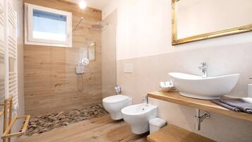 Doccia, asciugacapelli, asciugamani