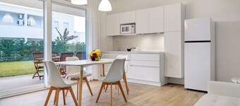 Apartamento 'Deluxe 6' con jardín compartido, Wi-Fi y aire acondicionado
