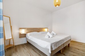 2 chambres, fer et planche à repasser, Wi-Fi gratuit, draps fournis