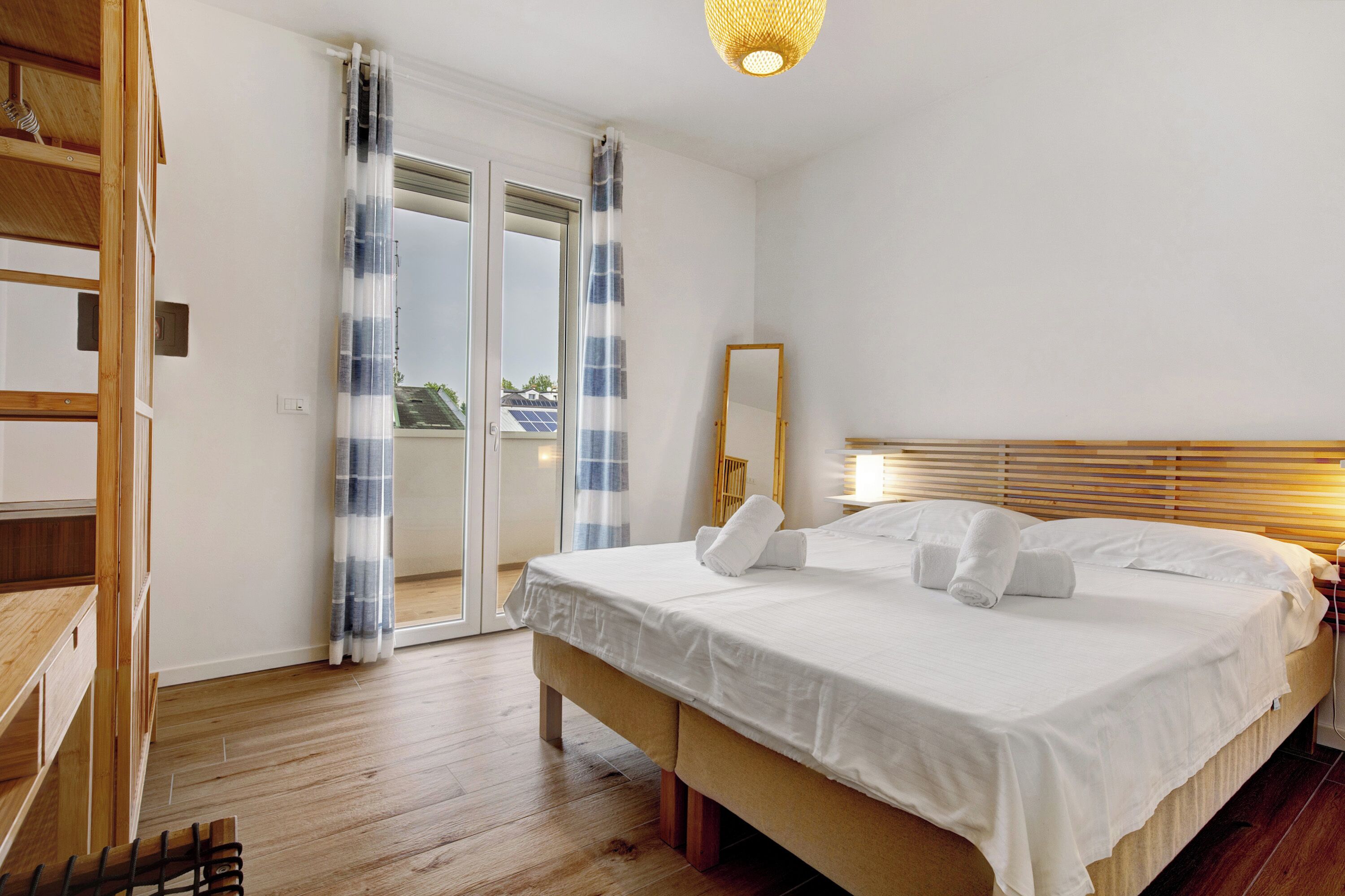 2 dormitorios, tabla de planchar con plancha, wifi gratis y ropa de cama