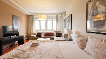 Comfort Studio | 1 bedroom, desk, laptop workspace, soundproofing