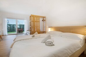 Iron/ironing board, free WiFi, bed sheets - Studio Apartment 'Open Space 2' with Shared Garden, Wi-Fi and Air Conditioning (Jesolo)