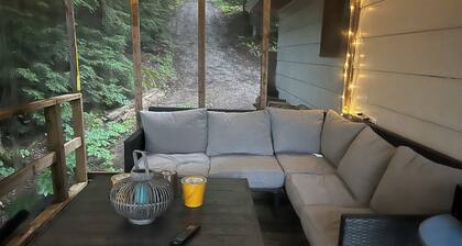 Charming 3-bedroom cottage on the edge of Kawartha Highlands