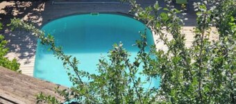 Apartamento 'Mas La Rainette Chez Raphael' con vistas a la montaña, piscina compartida y Wi-Fi