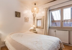 3 bedrooms, free WiFi, bed sheets