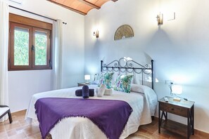 6 bedrooms, free WiFi, bed sheets - Country House 'La Loma Alta 1' with Mountain View, Wi-Fi and Air Conditioning (CAMBIL)