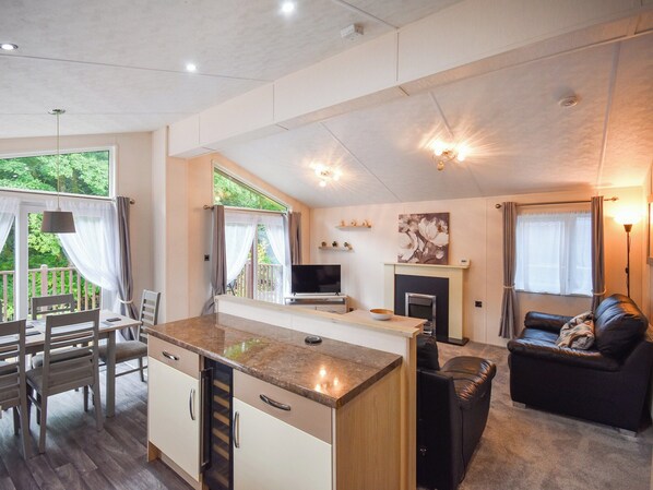 TV - 3 bedroom accommodation in Dollar (Dollar)