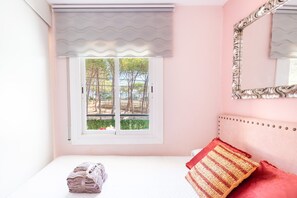 2 habitaciones, tabla de planchar con plancha y wifi gratis 