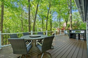 屋外ダイニングエリア