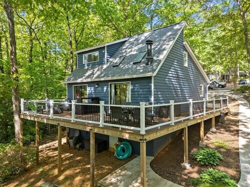 Lake Hartwell house, family friendly near Clemson. 