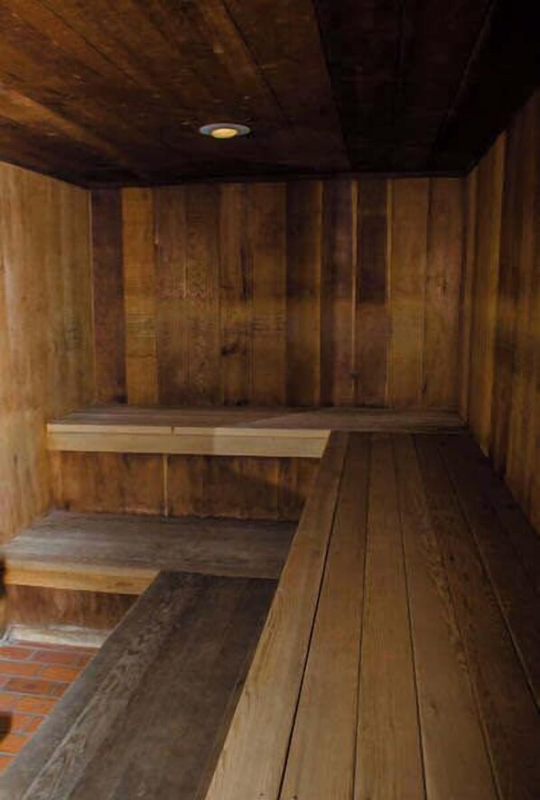 Sauna - Sunshine Village #142 (Mammoth Lakes)