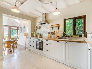 Private kitchen - 4 bedroom accommodation in Swansea (Swansea)