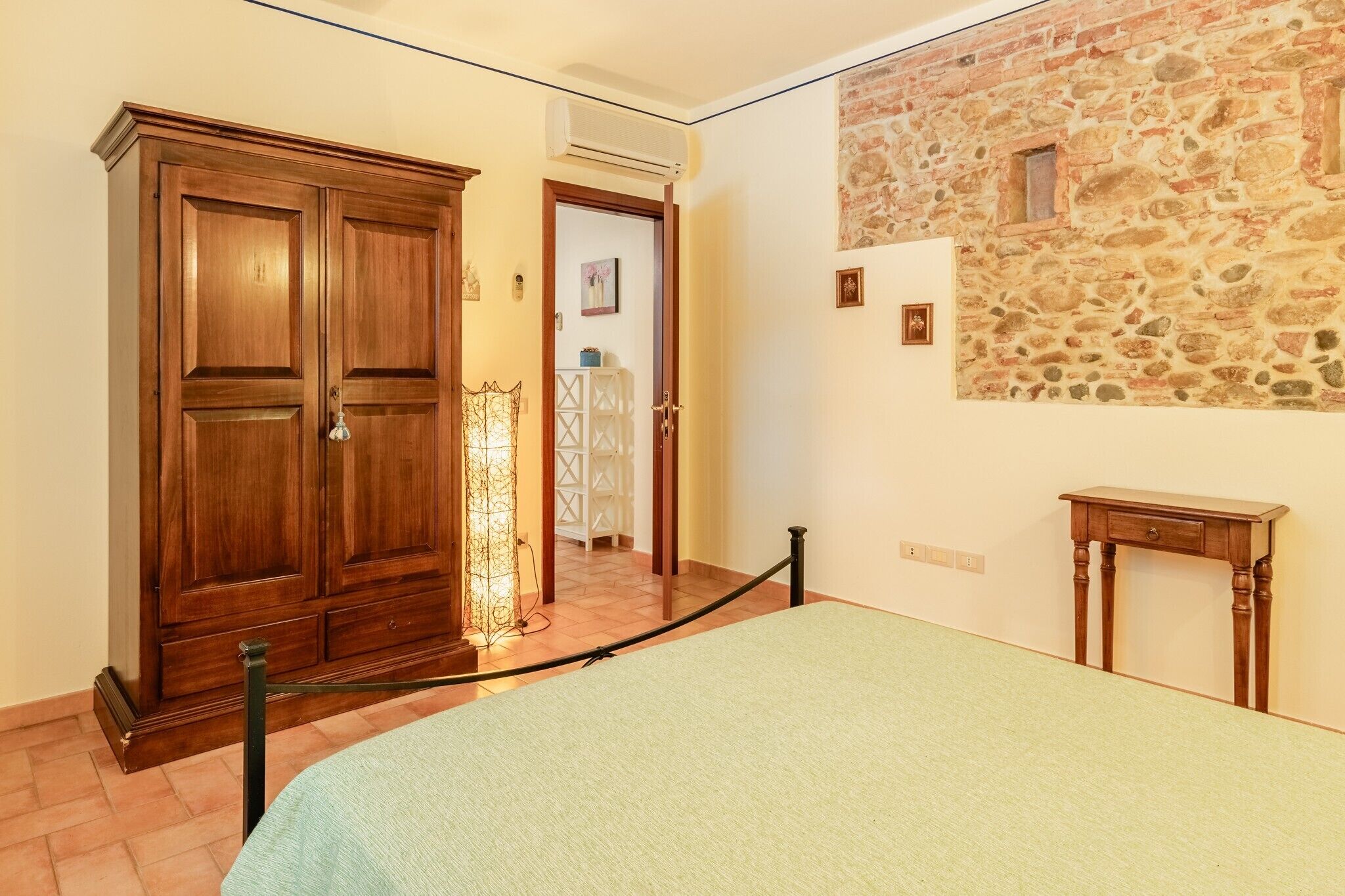 1 chambre, fer et planche à repasser, Wi-Fi gratuit, draps fournis