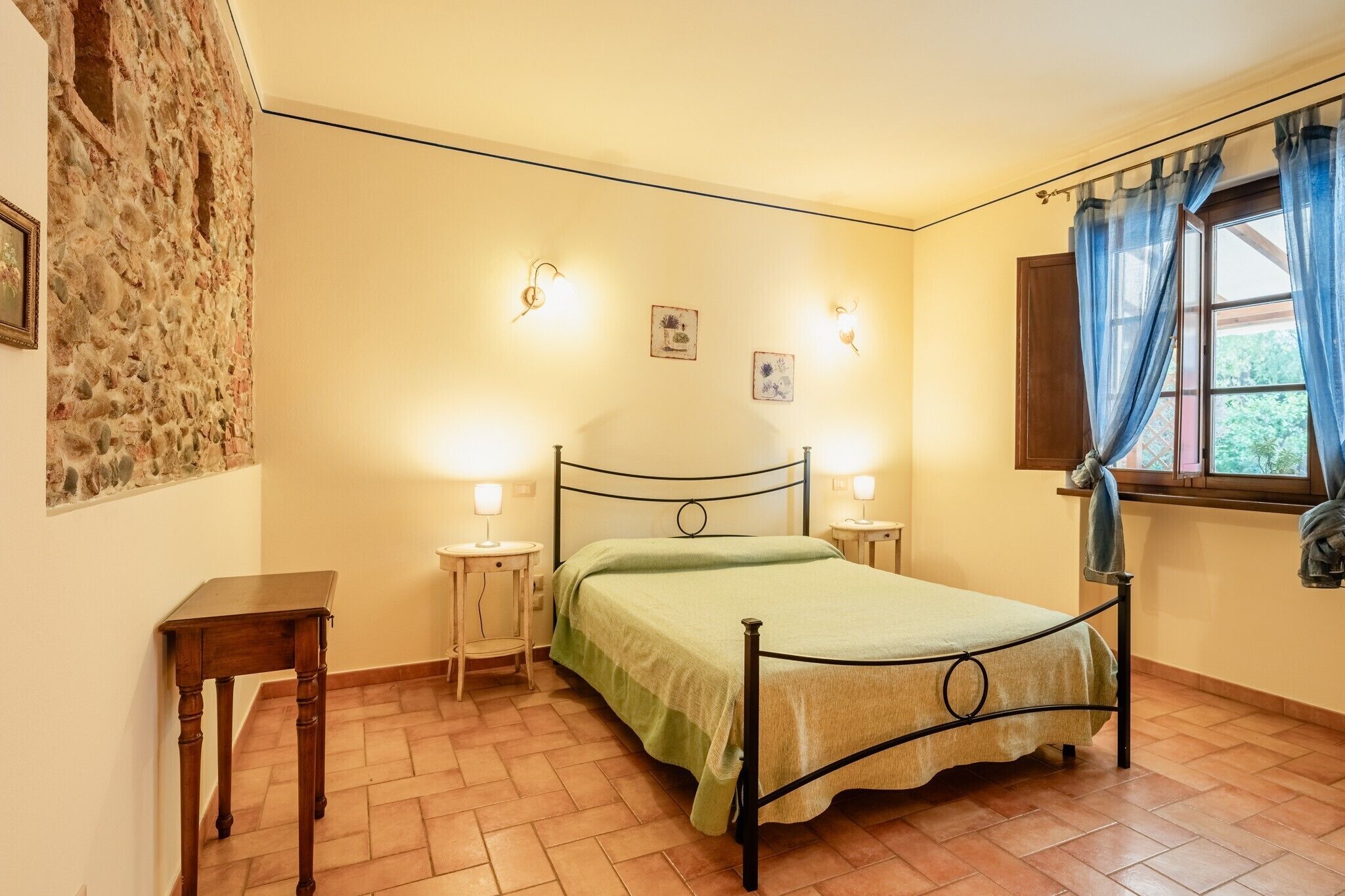 1 chambre, fer et planche à repasser, Wi-Fi gratuit, draps fournis