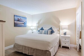 Appart'hÎtel, plusieurs lits, balcon, vue océan (Waterfront Wonder) | 2 chambres, décoration personnalisée, ameublement personnalisé