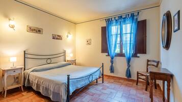 1 chambre, fer et planche Ă repasser, Wi-Fi gratuit, draps fournis
