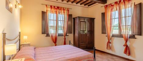 2 間睡房、熨斗/熨衫板、免費 Wi-Fi、床單