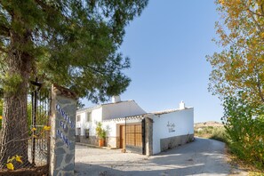 Exterior - Country House 'Cortijo El Álamo De Vélez' with Mountain View, Private Pool and Wi-Fi (Velez Blanco)