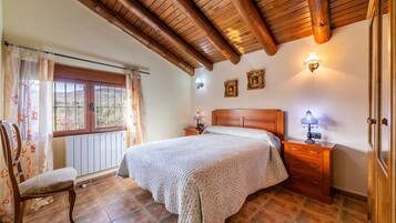 10 habitaciones, tabla de planchar con plancha y wifi gratis