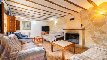 TV, peis og bordtennis