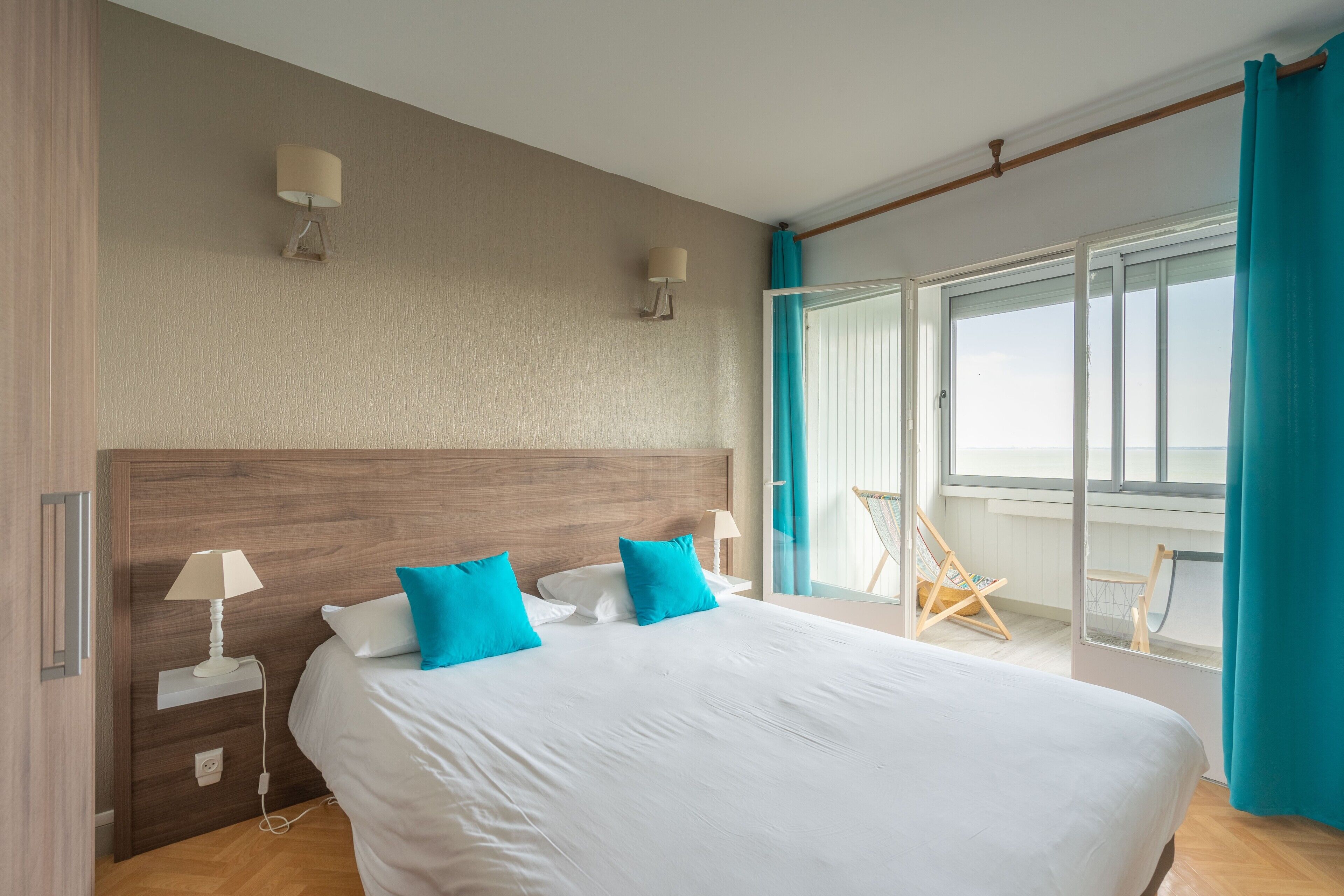 2 bedrooms, WiFi (free), bed sheets
