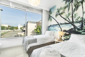 Iron/ironing board, free WiFi, bed sheets