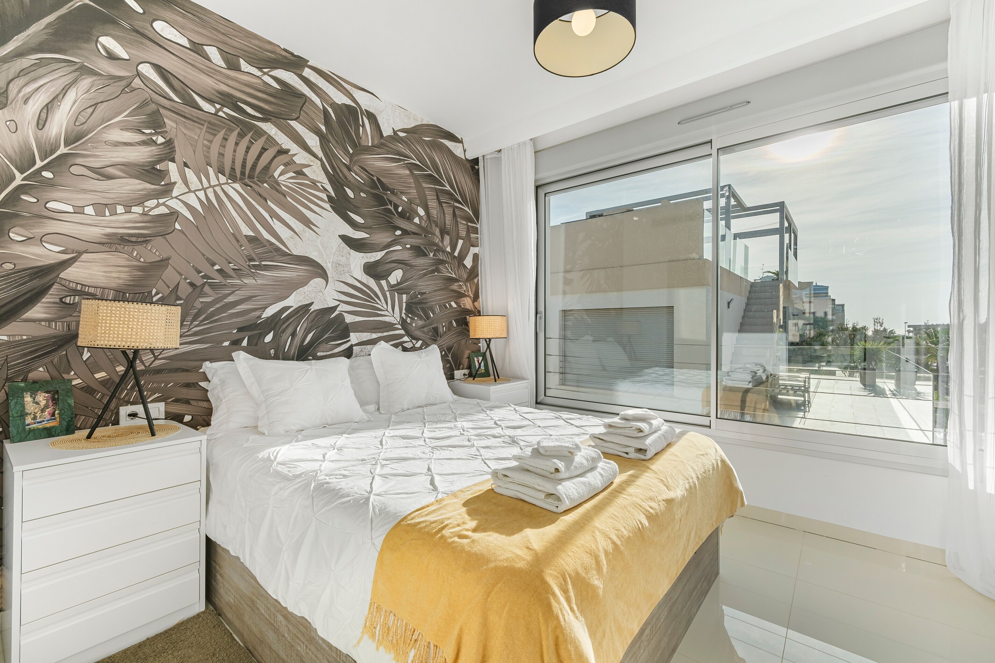 Een strijkplank/strijkijzer, gratis wifi, beddengoed