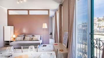 Apartment, City View | Dining room