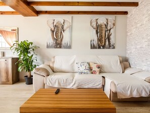 Living area - Vacation House With Pool Near Santiago (Ames)