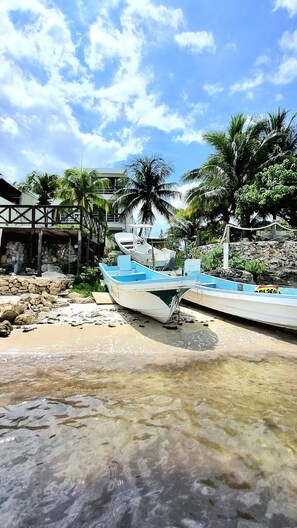On the beach, sun-loungers - ON BEACH SEASIDE SUNRISE HAVEN 4 SEA VIEW (Cancun)