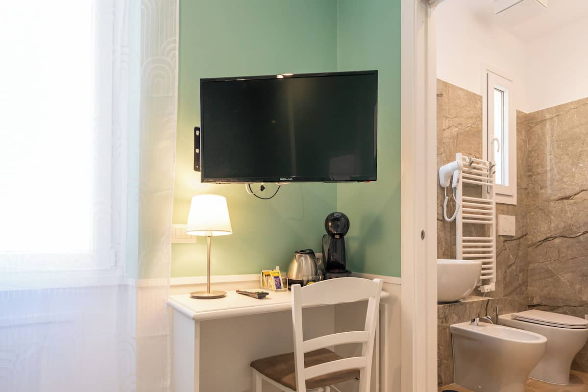 Luxury Single Room