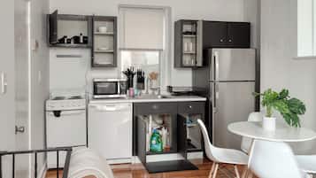 Refrigerador, microondas, horno, placa de cocina