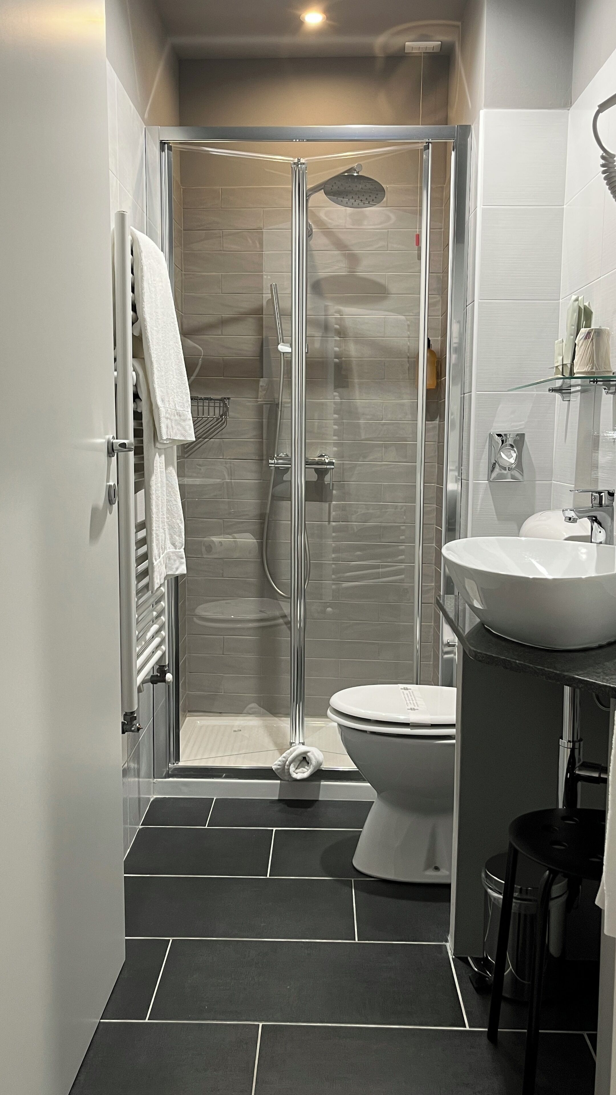 Camera Standard, 1 letto queen, non fumatori | Bagno | Pantofole