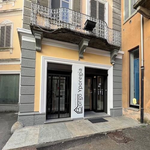 Guest House Borgo Yporegia