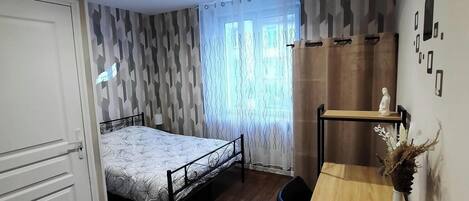 1 bedroom, free WiFi, bed sheets