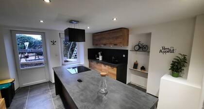 Chambre Avec Salle de Bain 2. Idéale Pour un Séjour Économique Tout Confort