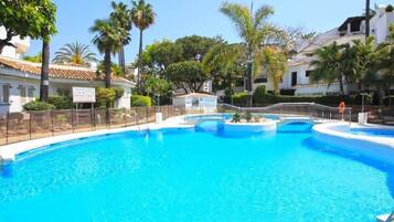 Apartment | Pool | Outdoor pool