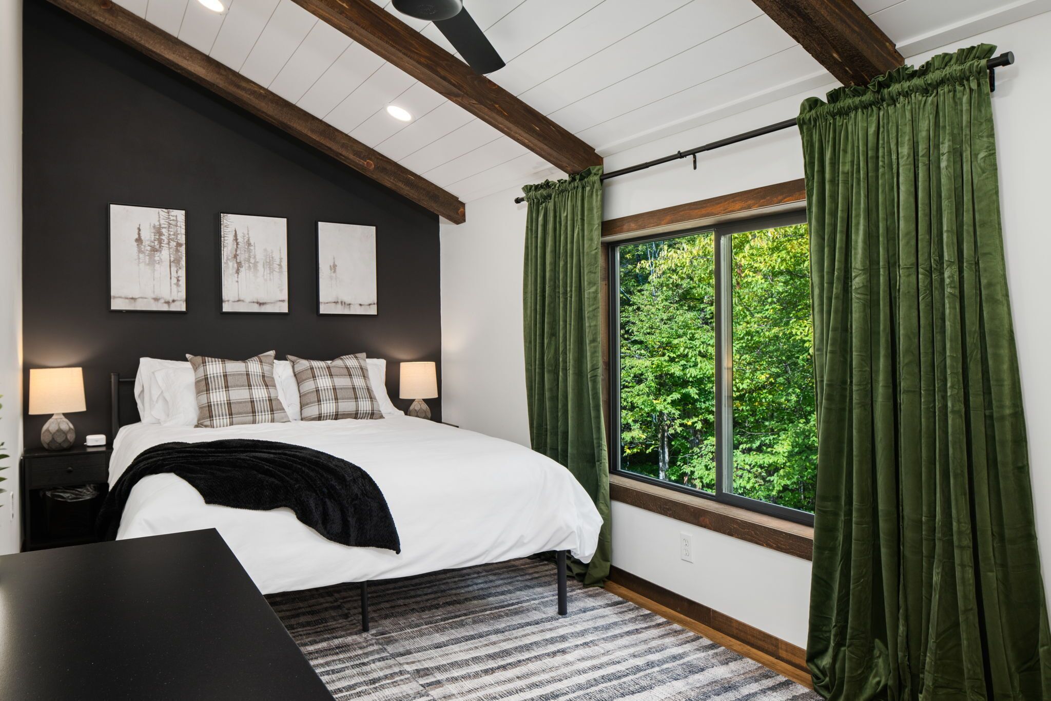 3 bedrooms, desk, iron/ironing board, free WiFi