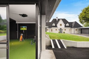 Exterior - Hopsneset Luxury Villa. A blend of exclusivity and comfort. (Vestland)