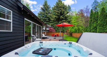 Lake, Hot Tub, Golf Retreat