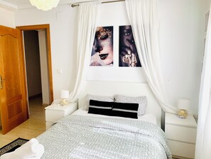 5 bedrooms, iron/ironing board, free WiFi, bed sheets