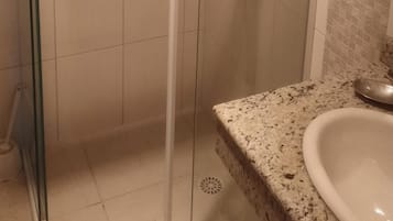 Håndklær og toalettpapir