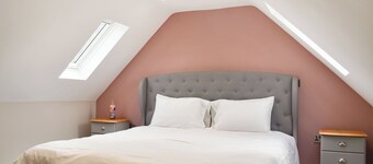 UK47388 - The Owls Nest