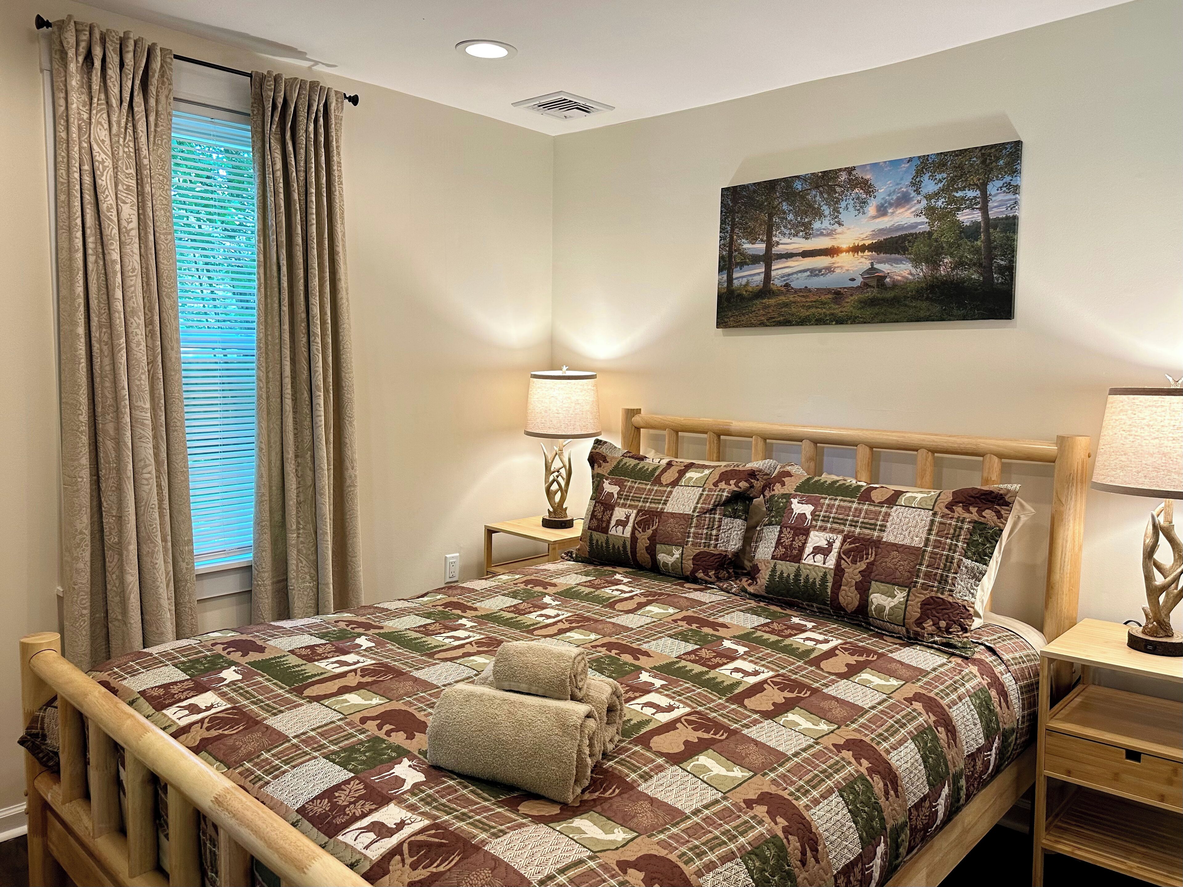 3 bedrooms, desk, iron/ironing board, travel crib