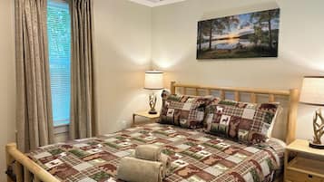 3 bedrooms, desk, iron/ironing board, travel crib