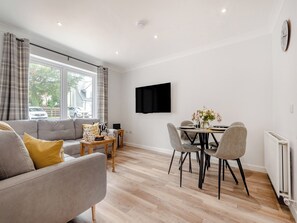 TV - 2 bedroom accommodation in Lamlash (Lamlash)