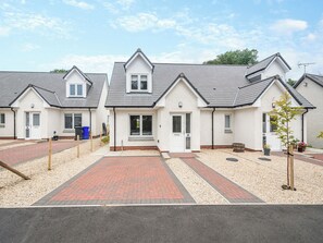 Exterior - 2 bedroom accommodation in Lamlash (Lamlash)