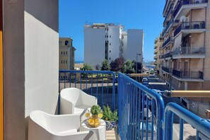 Property grounds - Cozy apartment 100 m. from FS station and 200 m. from sea and center. (Nettuno)
