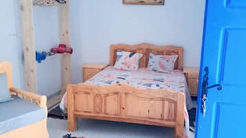 Habitación Confort, 1 cama matrimonial, planta baja | 3 habitaciones, ropa de cama hipoalergénica y camas con pillow-top
