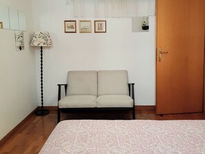2 quartos, ferros/tábuas de passar roupa, Wi-Fi, roupa de cama
